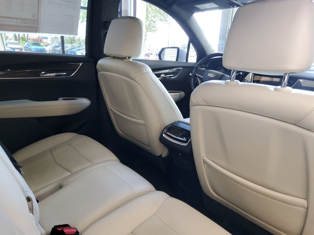 Used 2021 White Cadillac Sport image 17