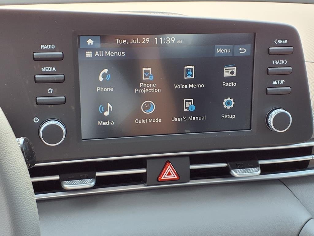 2025 Hyundai Elantra SE - Photo 13