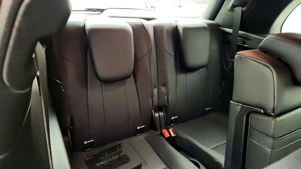Used 2020 Night Black Mercedes-Benz GLB 250 4MATIC® SUV w/ Premium Pkg, Surround View & Panorama Roof image 22