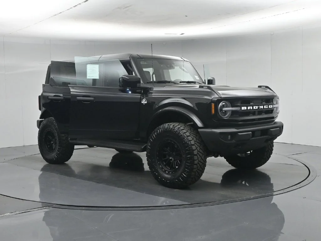 New 2026 Shadow Black Ford Outer Banks image 31
