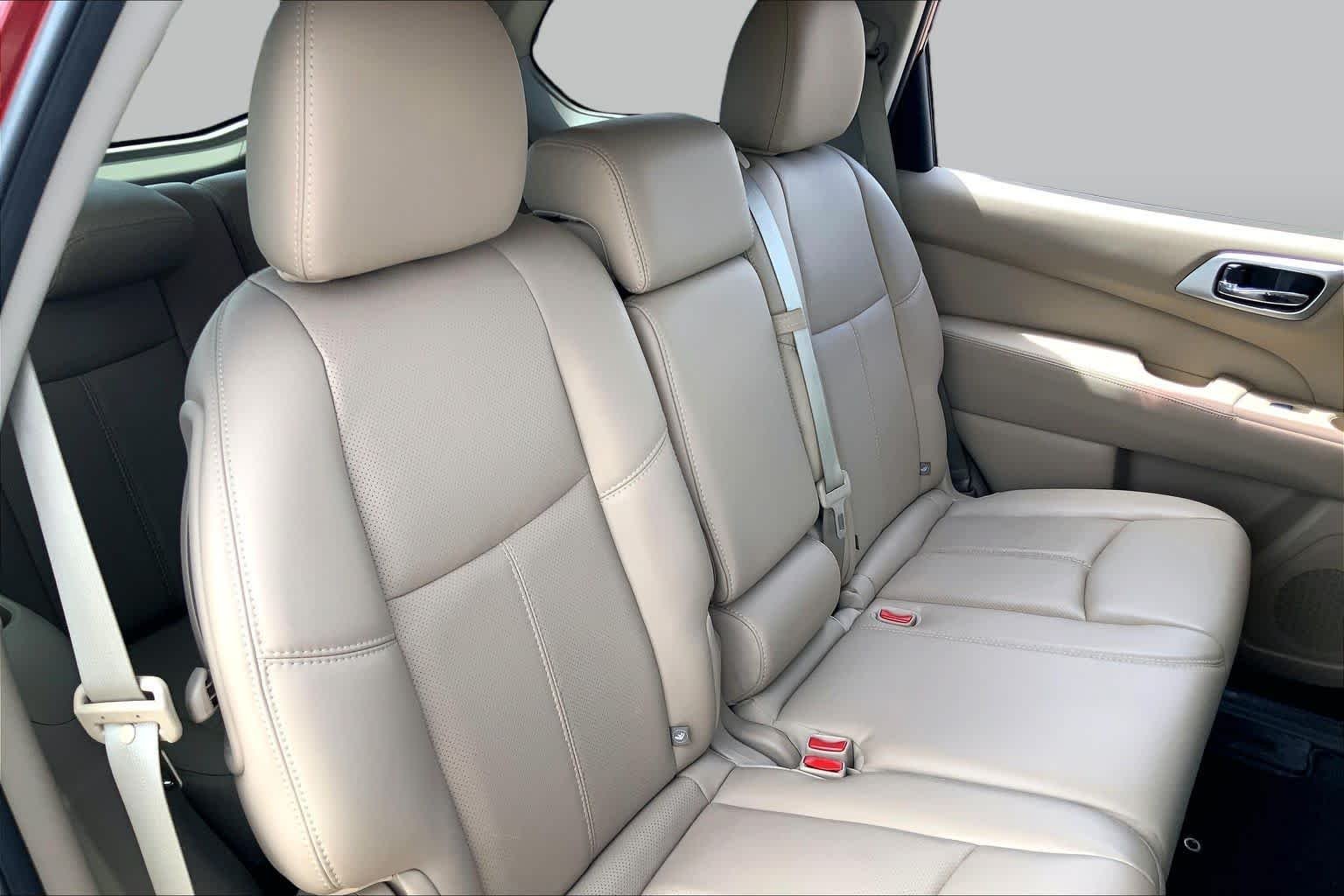 Used 2017 Cayenne Red Metallic Nissan Platinum image 20