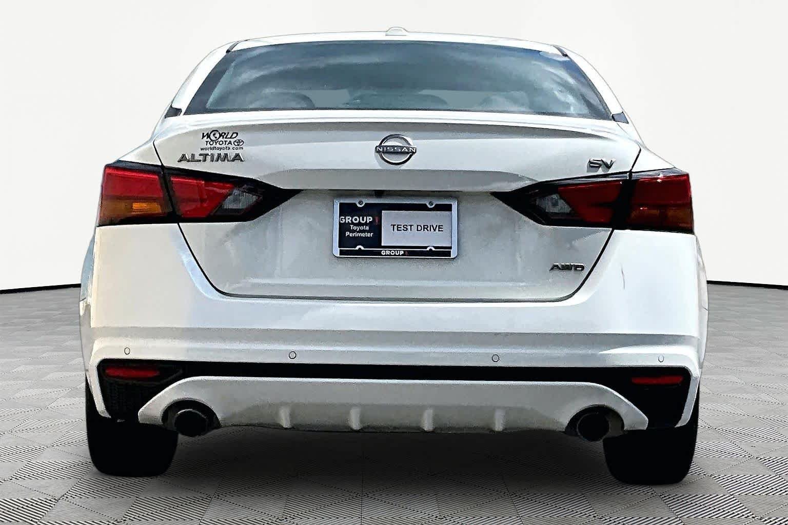 Used 2023 Pearl White Tricoat Nissan 2.5 SV image 5