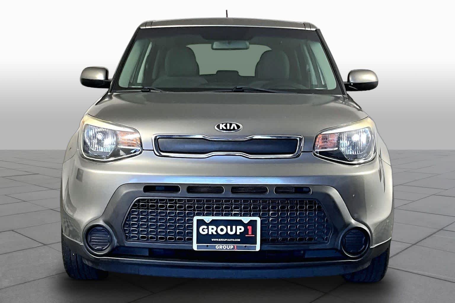 Used 2016 Titanium Gray Kia Base image 4
