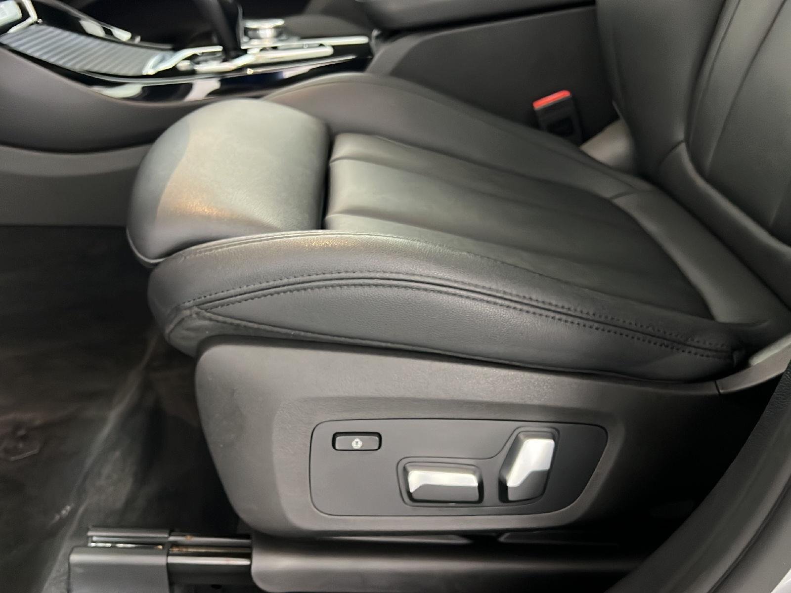 Used 2019 Glacier Silver Metallic BMW xDrive30i image 15