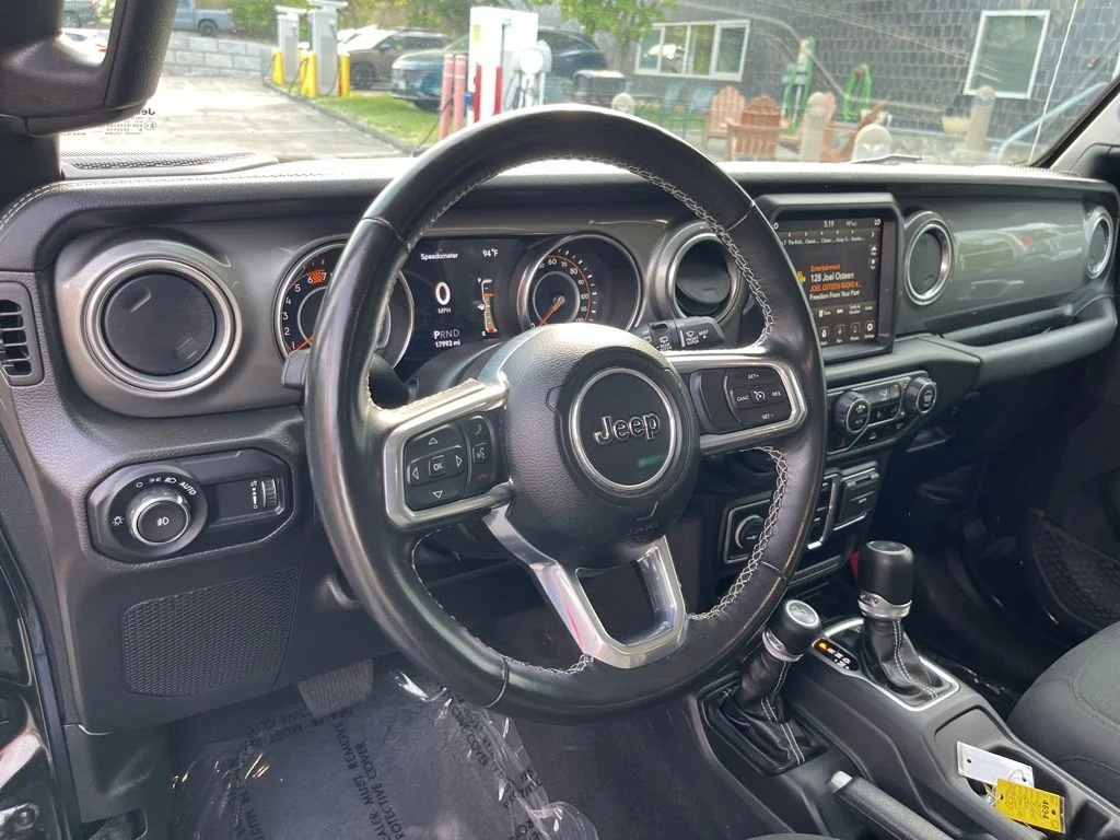 Used 2023 Black Jeep Sahara image 10