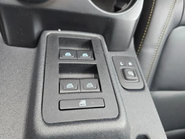 New 2025 Oxford White Ford Badlands® image 60