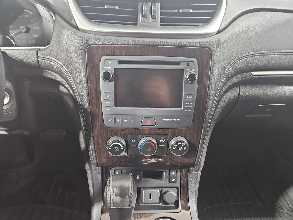 Used 2015 Gold Chevrolet LT image 19