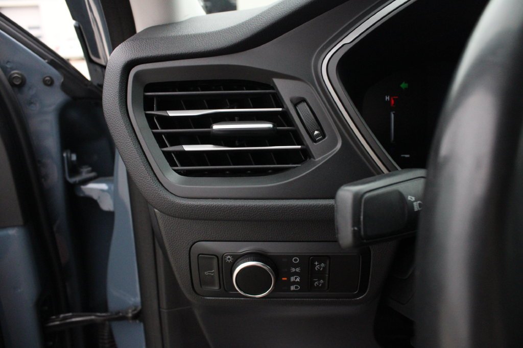 Used 2023 Vapor Blue Ford Active image 8