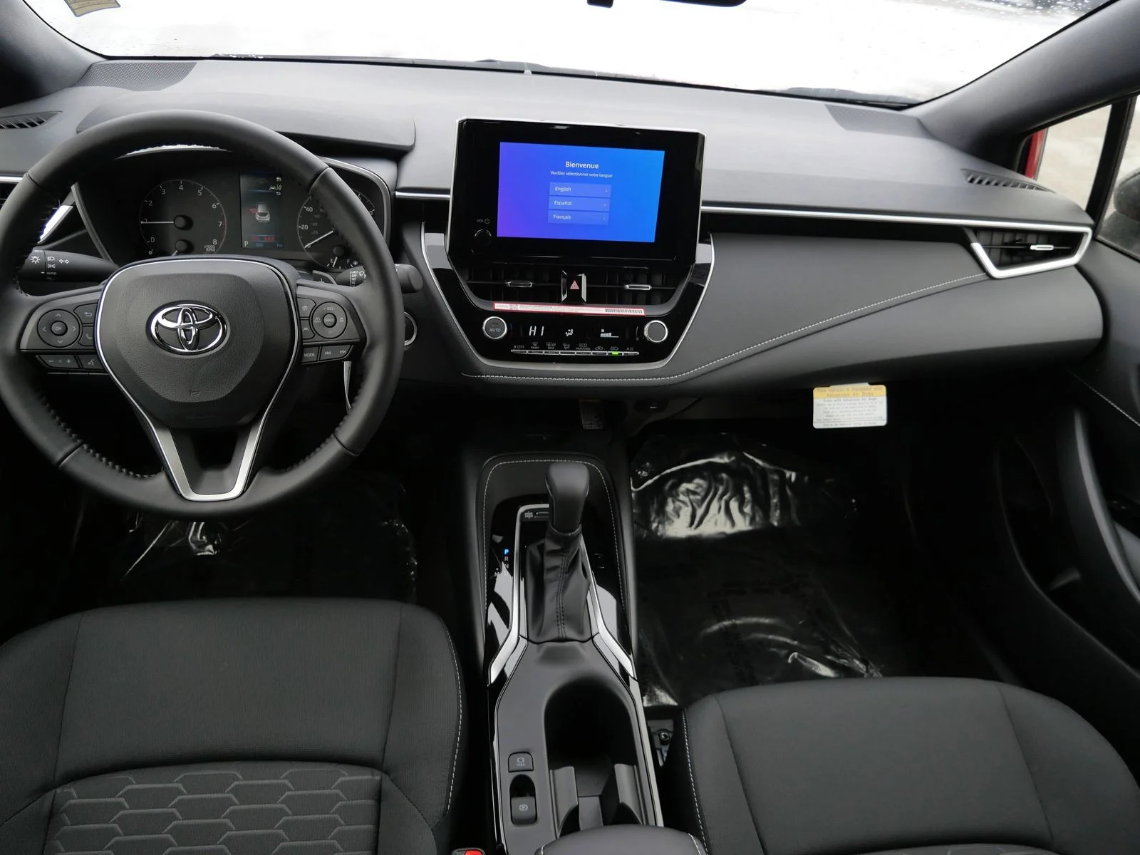 2026 Toyota Corolla Hatchback SE - Photo 16