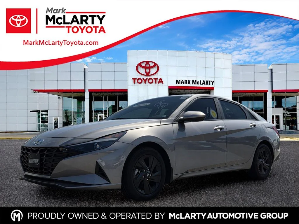 Used 2023 Silver Hyundai SEL image 1