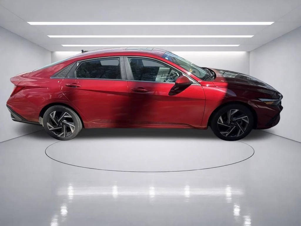 Used 2024 Ultimate Red Hyundai SEL image 3