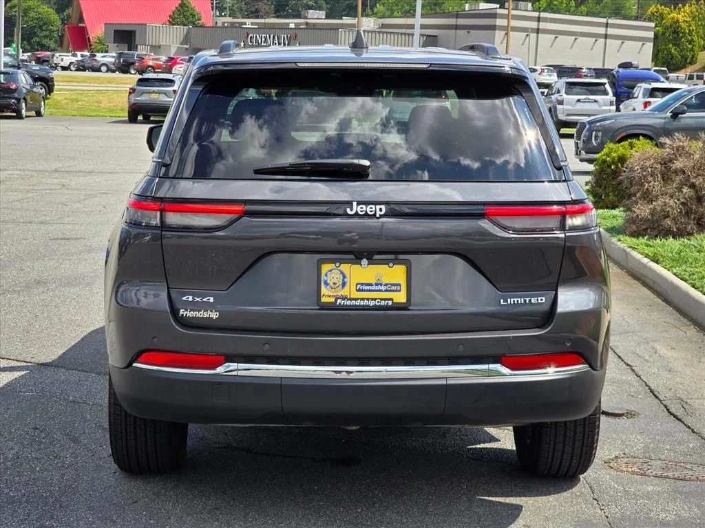 Used 2025 Gray Jeep Limited image 25