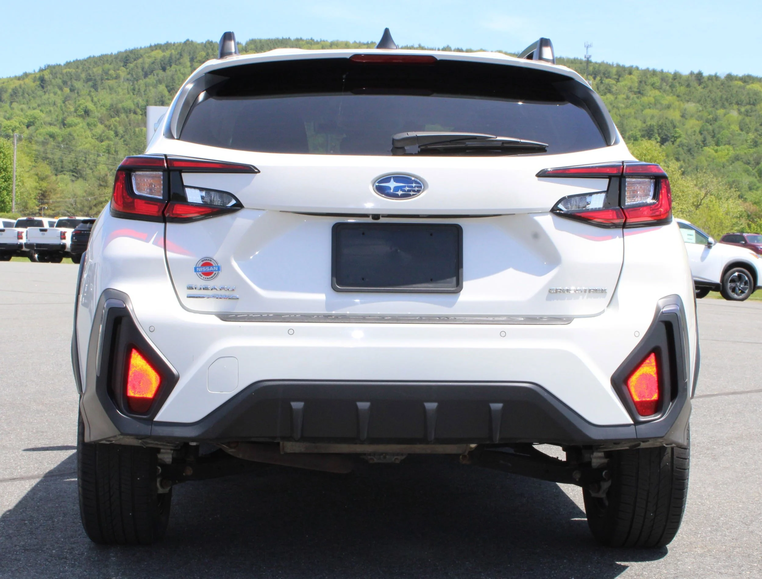 Used 2024 Crystal White Pearl Subaru Limited image 13
