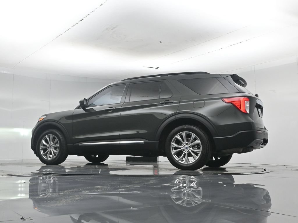 Certified Used 2023 Green Ford XLT image 55