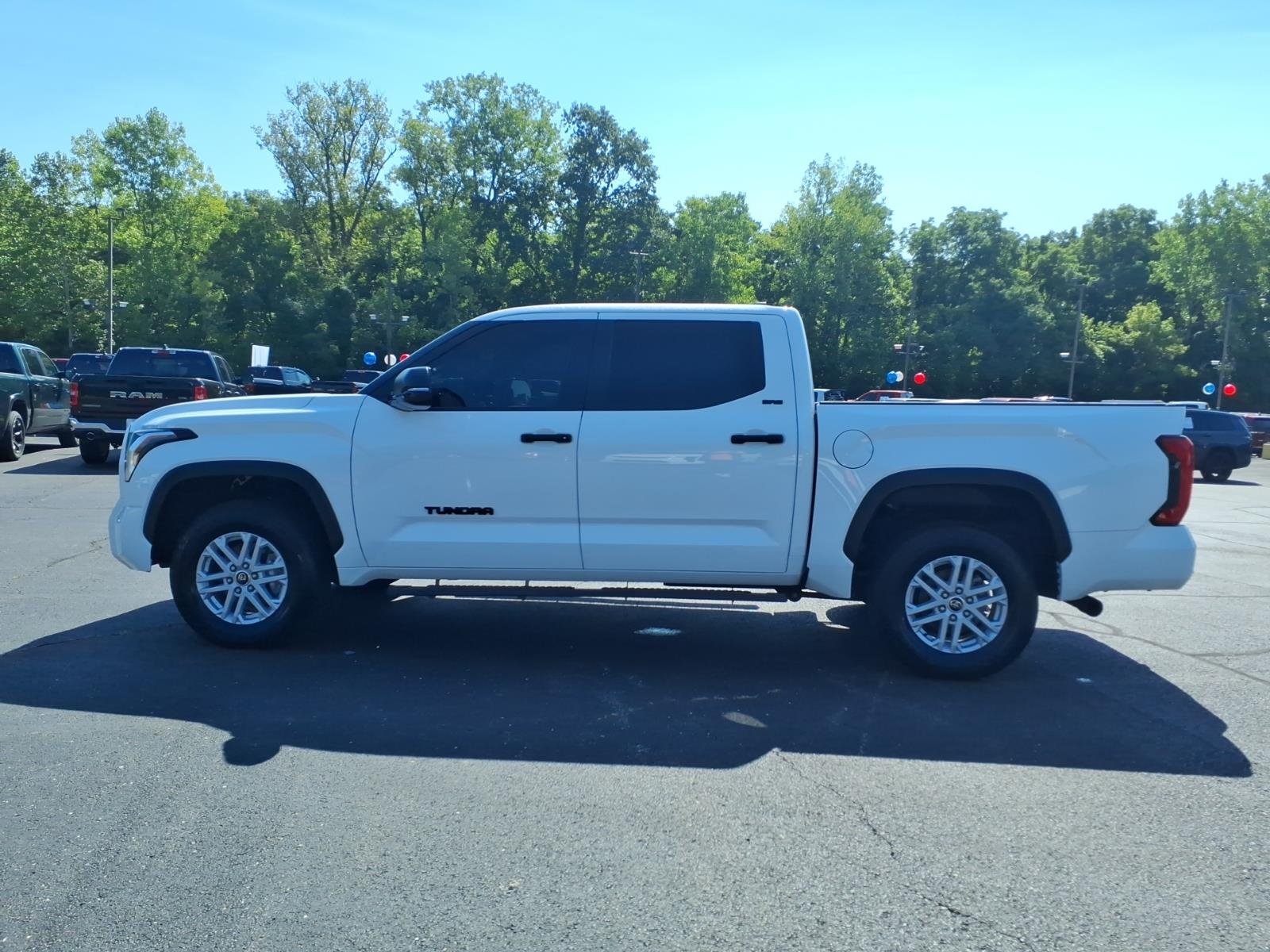 Used 2024 Ice Cap Toyota SR5 image 4
