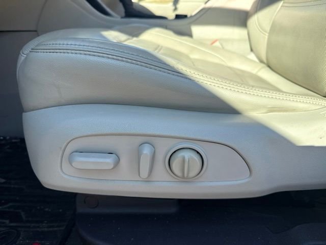Used 2018 Silver GMC Denali image 13