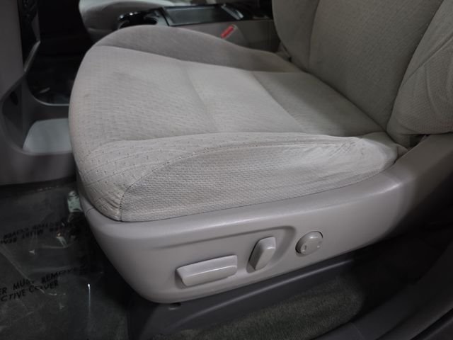 Used 2016 Gray Toyota LE image 29