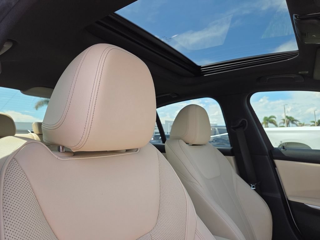 2023 BMW 3 Series 330e - Photo 16