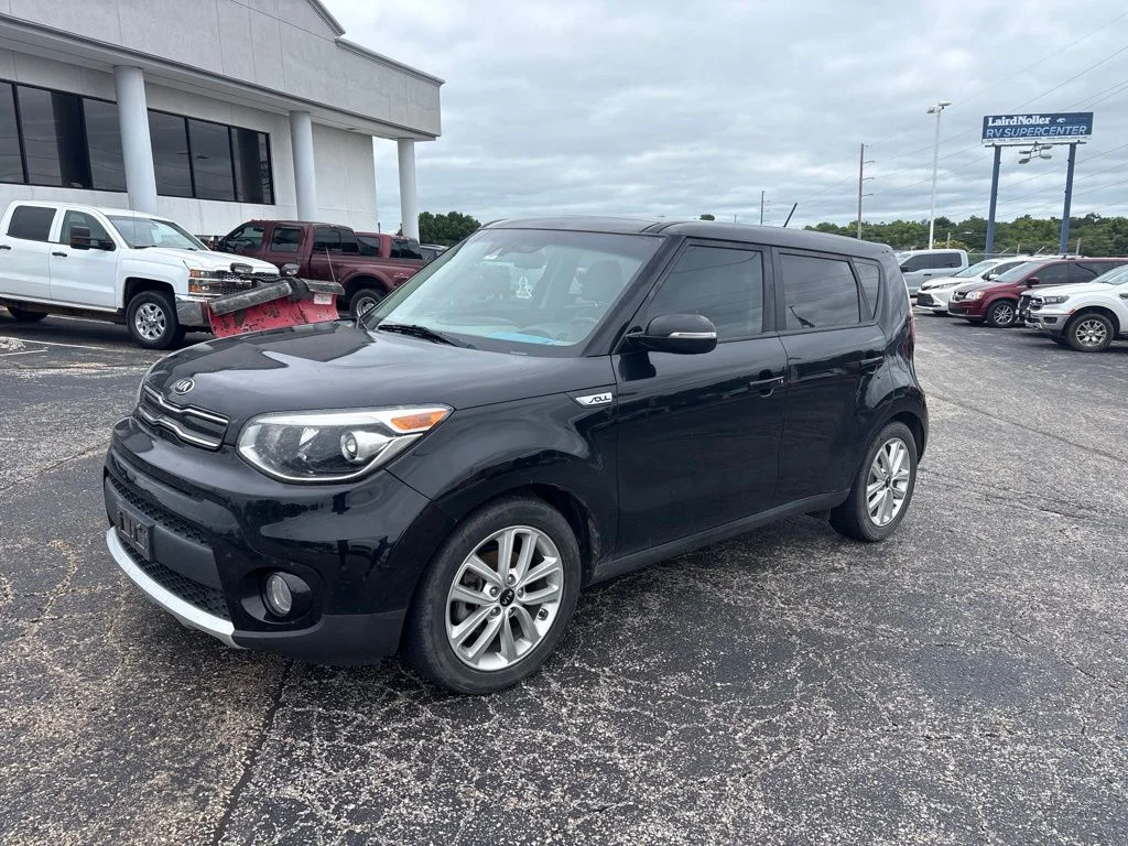 Used 2017 Shadow Black Kia Plus image 3