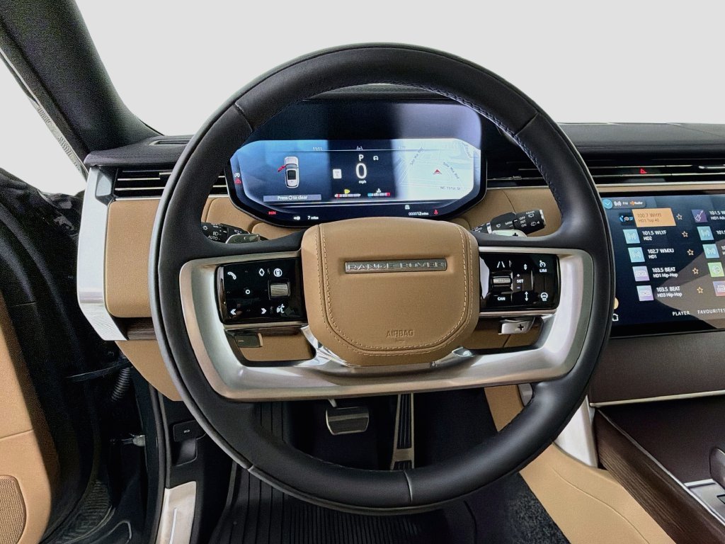 New 2027 Belgravia Green Land Rover SE image 11