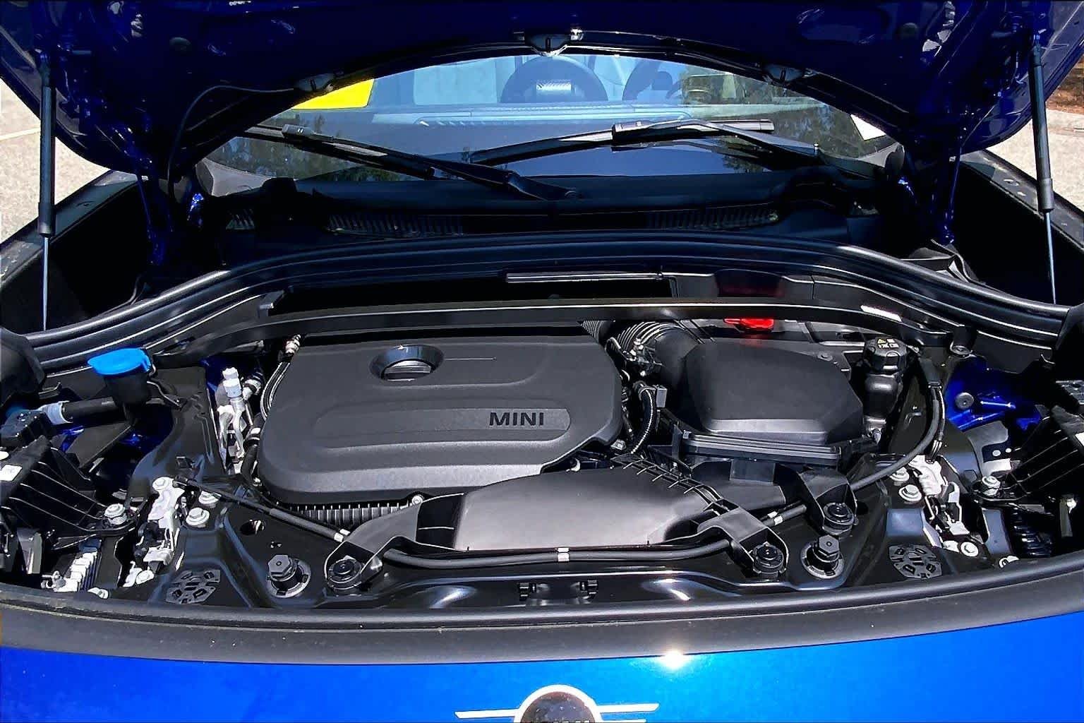 New 2027 Blazing Blue Metallic MINI Signature Plus image 16