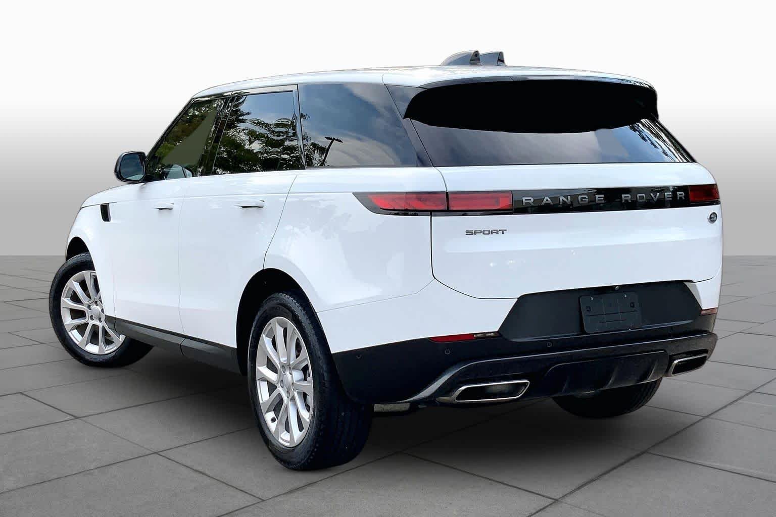 Used 2023 Fuji White Land Rover SE image 13