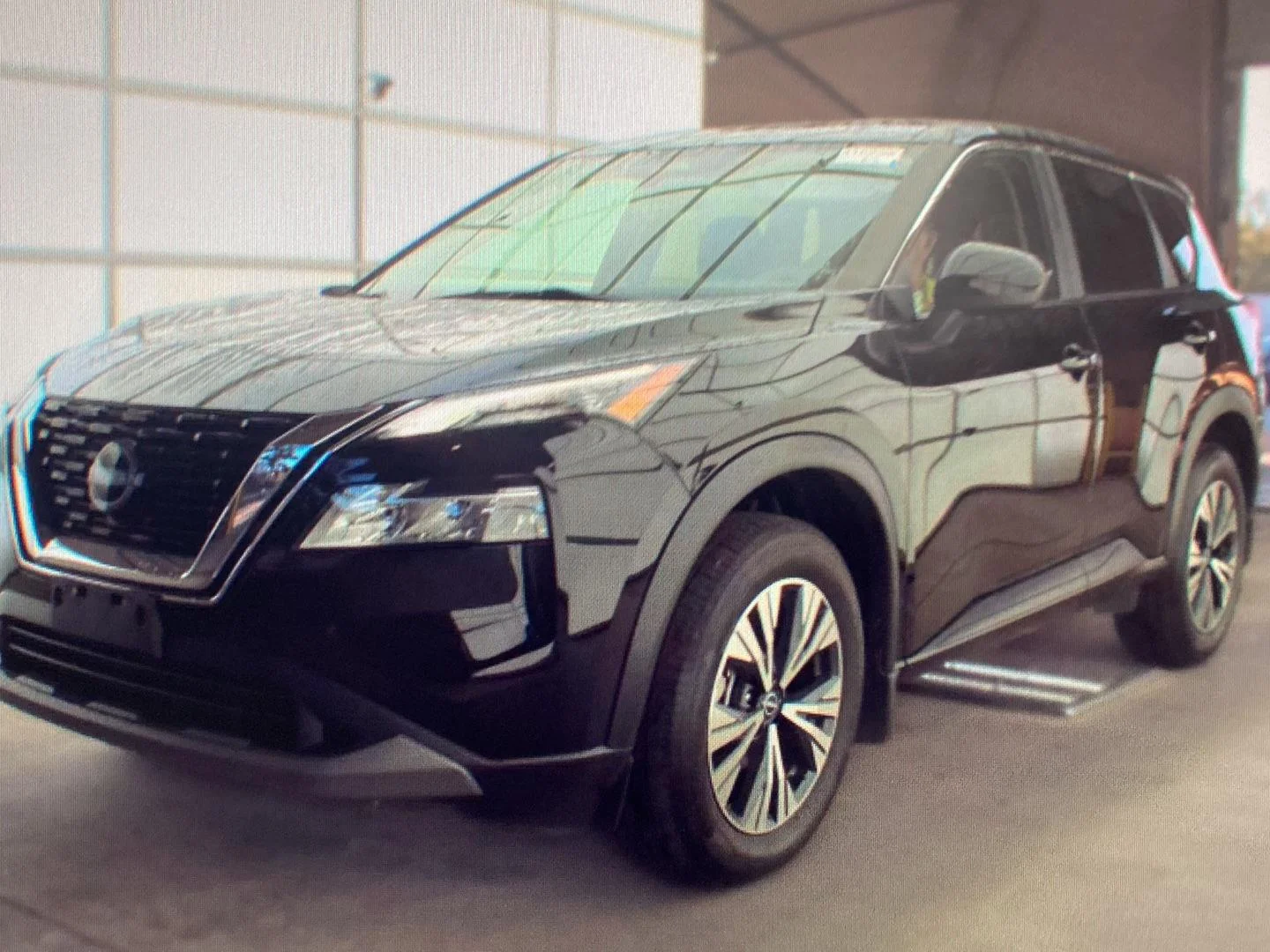 Used 2023 Super Black Nissan SV image 3