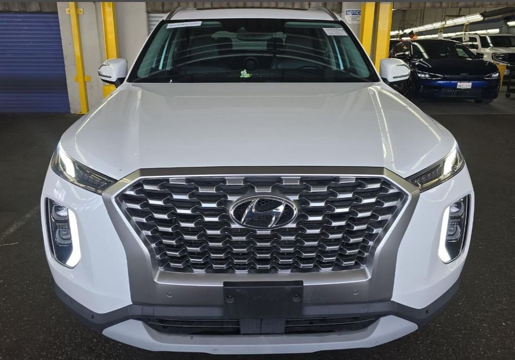 Used 2022 White Hyundai SEL image 1
