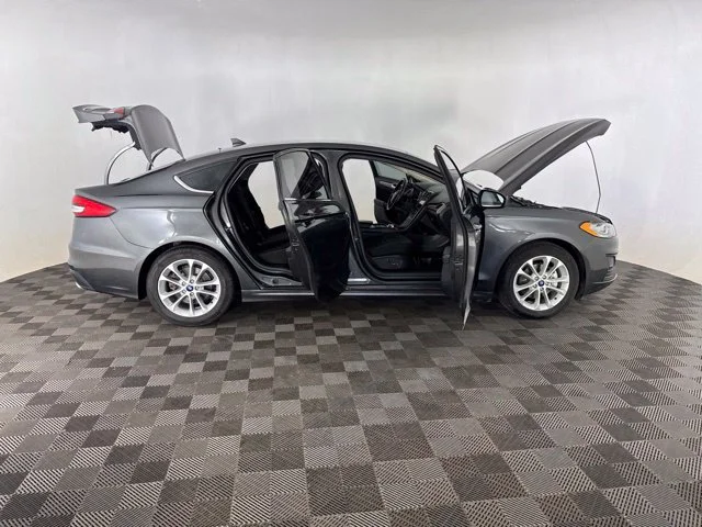 Used 2019 Gray Ford SE image 21