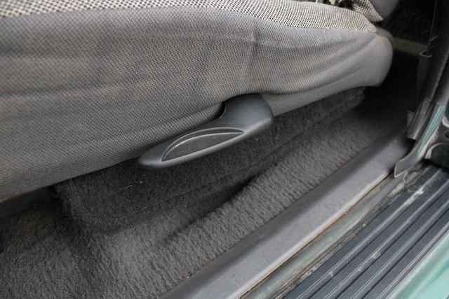 Used 2000 Green Ford XLT image 3