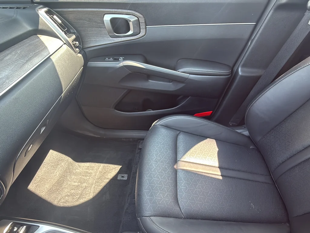 Used 2023 Green Kia X-Line S image 25