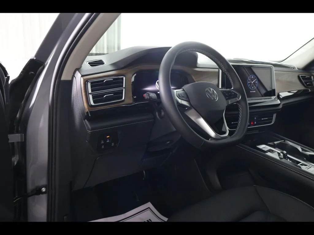 New 2026 Silver Volkswagen SE w/Technology image 12