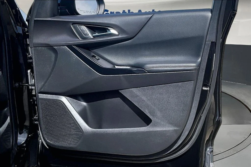 2025 Chevrolet Equinox LT - Photo 31