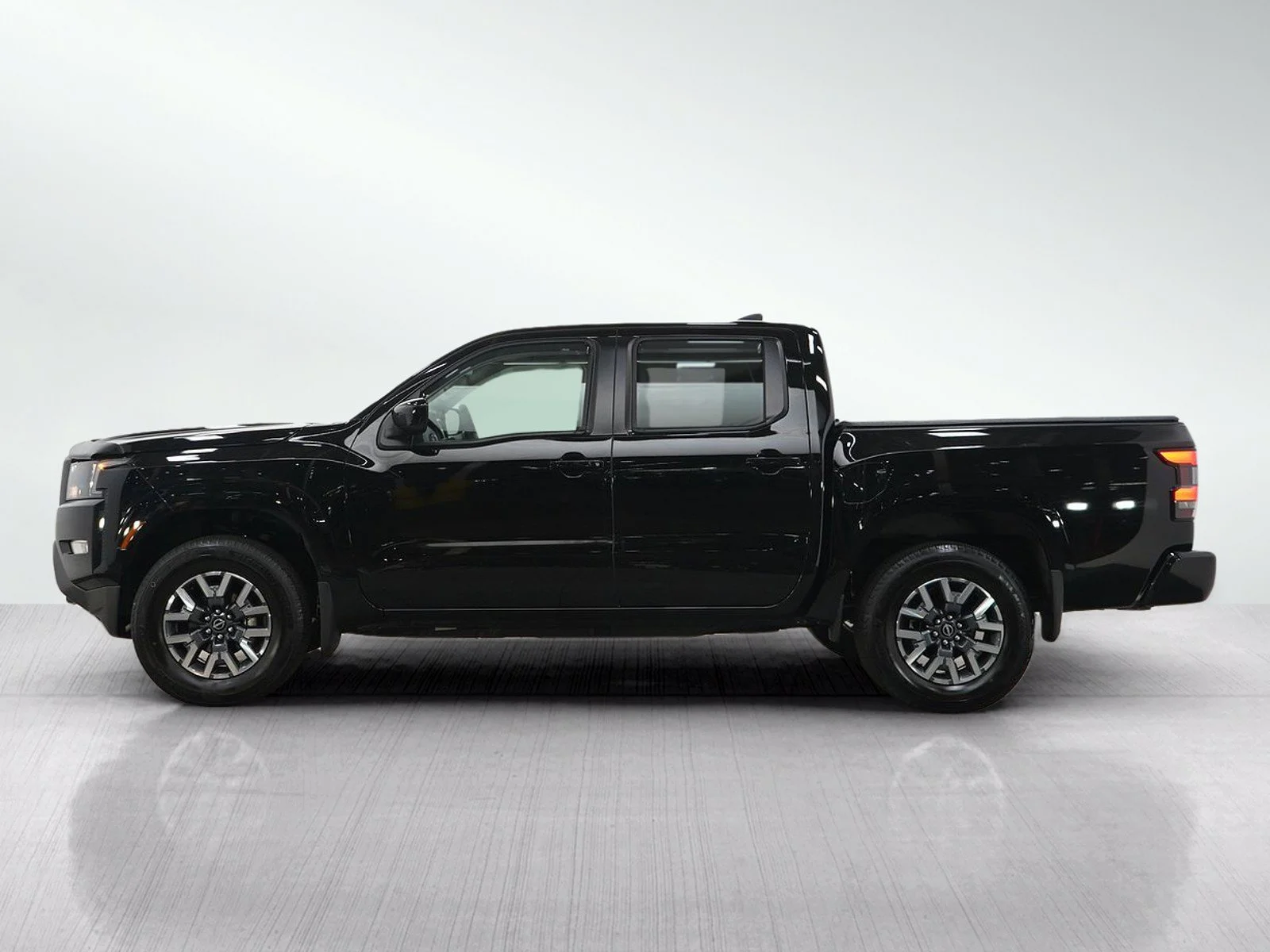 Used 2023 Nissan Frontier SV with VIN 1N6ED1EK0PN658471 for sale in Wayzata, Minnesota