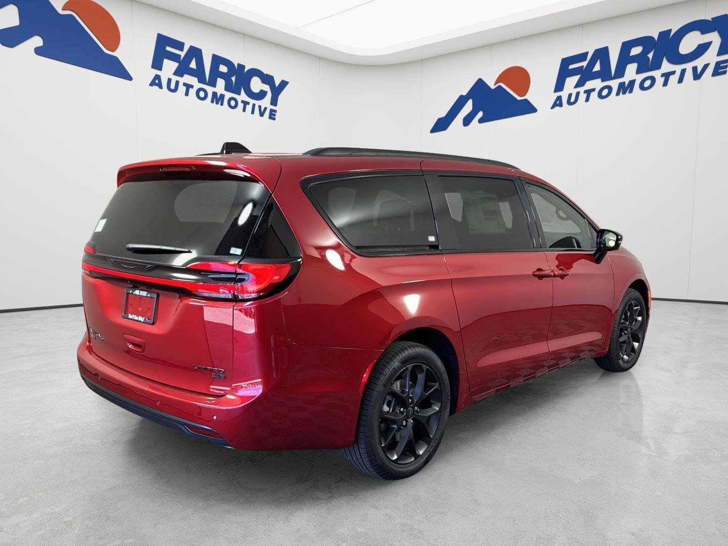 New 2027 Red Hot Pearl-Coat Exterior Paint Chrysler Limited image 4