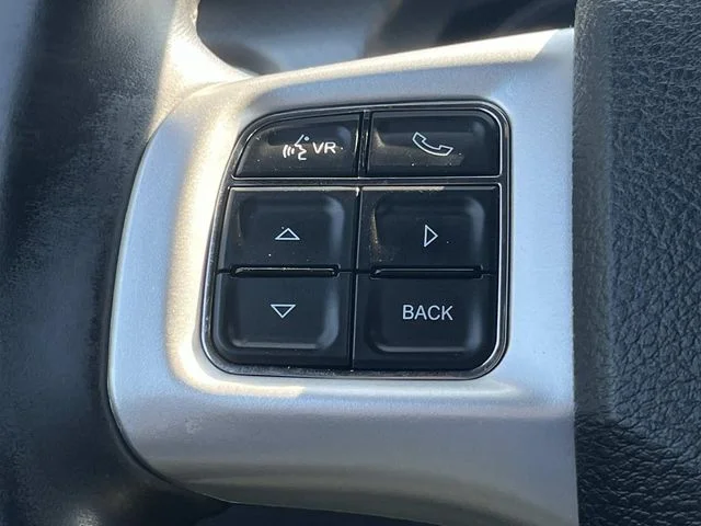 Used 2013 Silver Dodge SXT image 33
