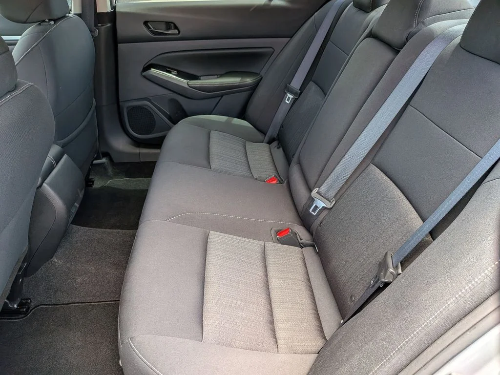 Used 2023 Silver Nissan 2.5 SV image 31