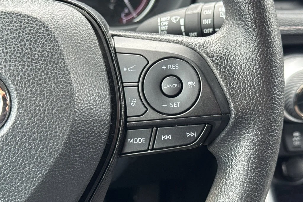 Used 2025 Pearl Toyota XLE image 35