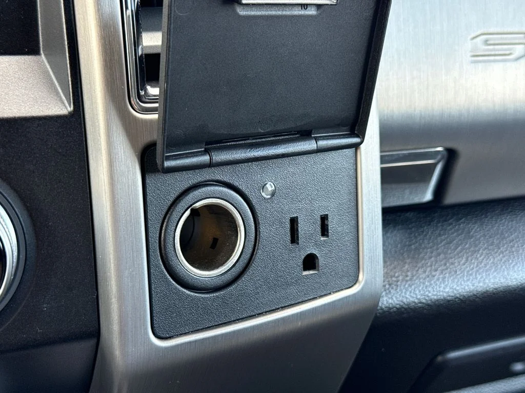 Used 2021 White Ford Platinum image 28