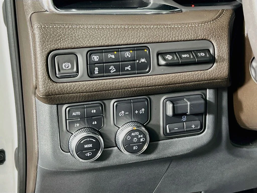 Used 2023 White GMC Denali image 10