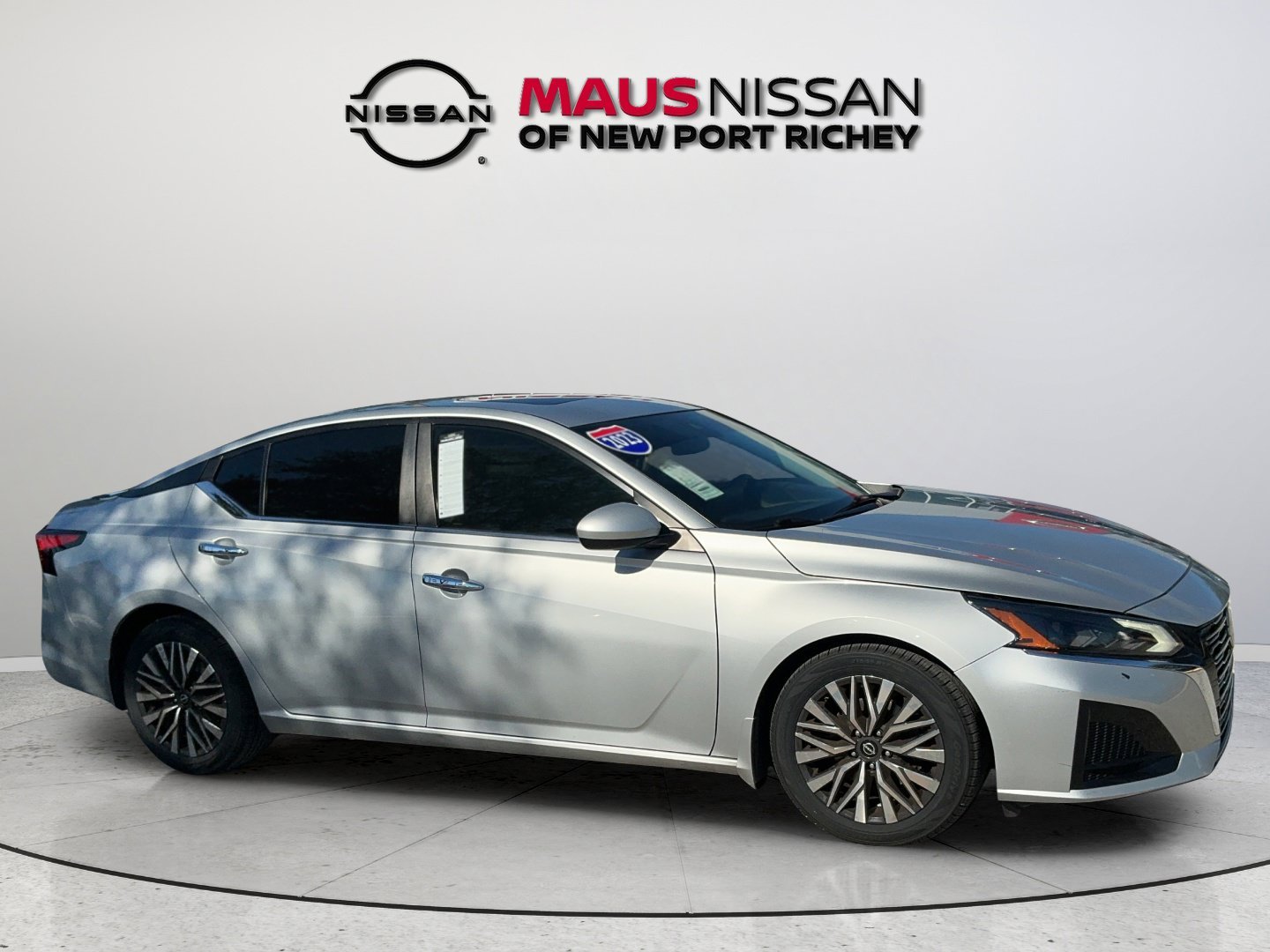 Used 2023 Silver Nissan 2.5 SV image 24