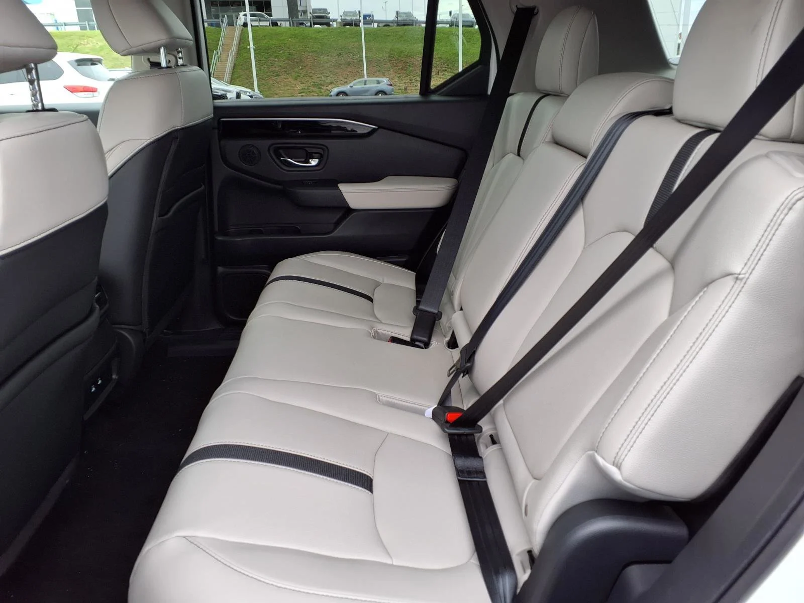 New 2026 PLATINUM WHITE PEARL Honda RTL image 7