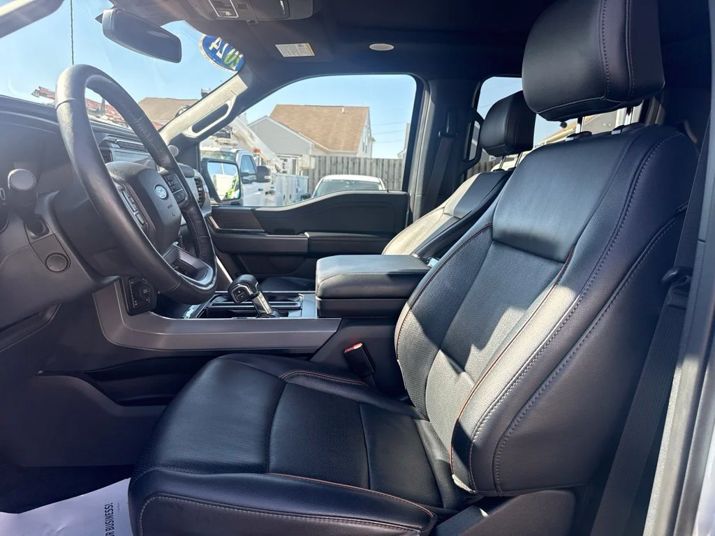 Certified Used 2024 Avalanche Ford Lariat image 30