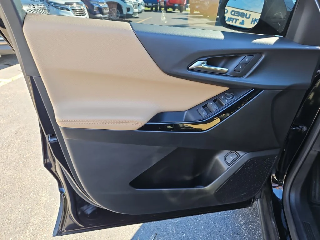 Used 2025 Mosaic Black Metallic Chevrolet ACTIV image 24