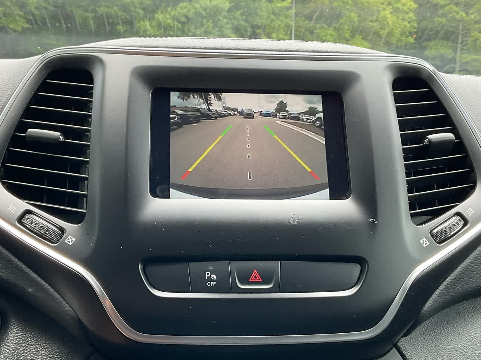Used 2019 Bright White Clearcoat Jeep Latitude image 19