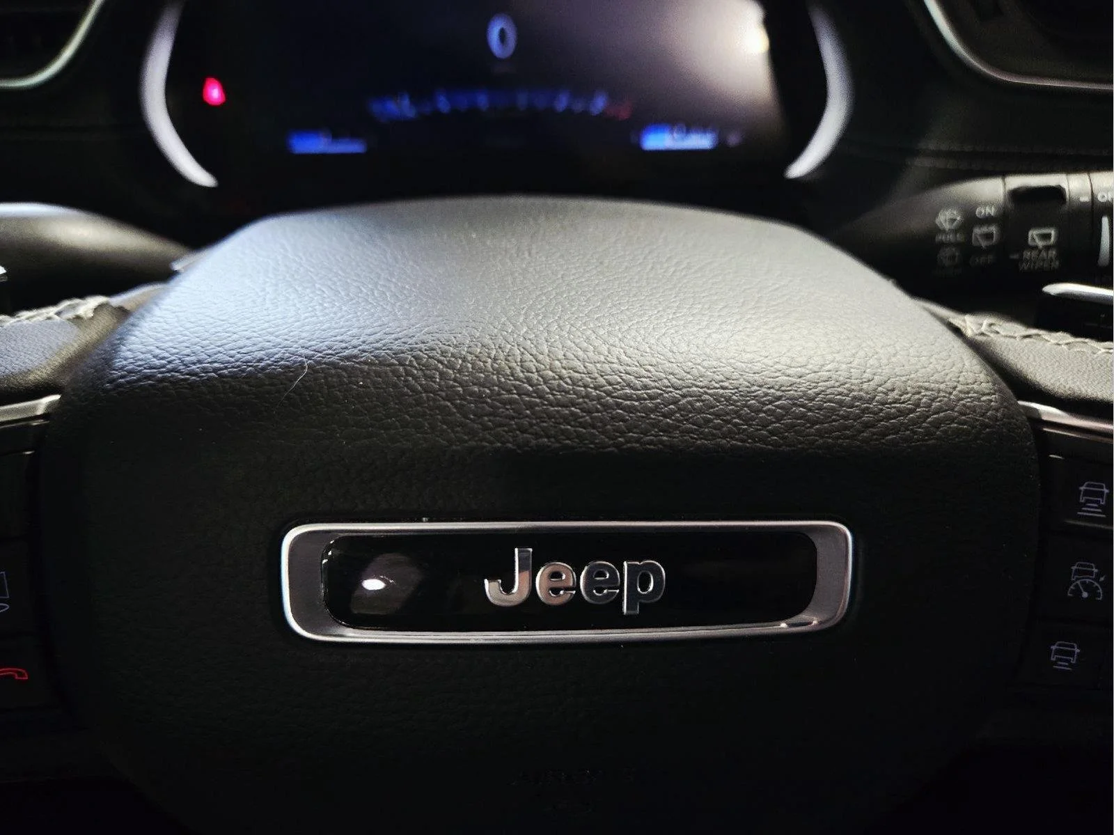 Used 2025 Baltic Gray Metallic Clearcoat Jeep Altitude X image 31