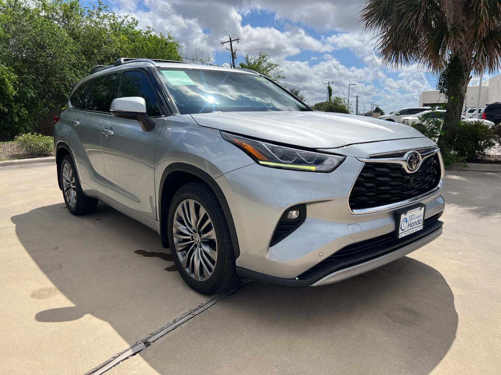 Used 2020 Silver Toyota Platinum image 8