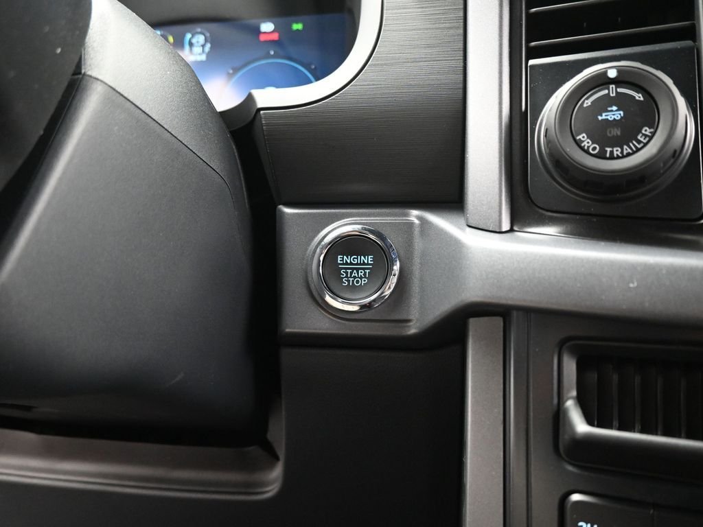 New 2026 Carbonized Gray Metallic Ford XLT image 16