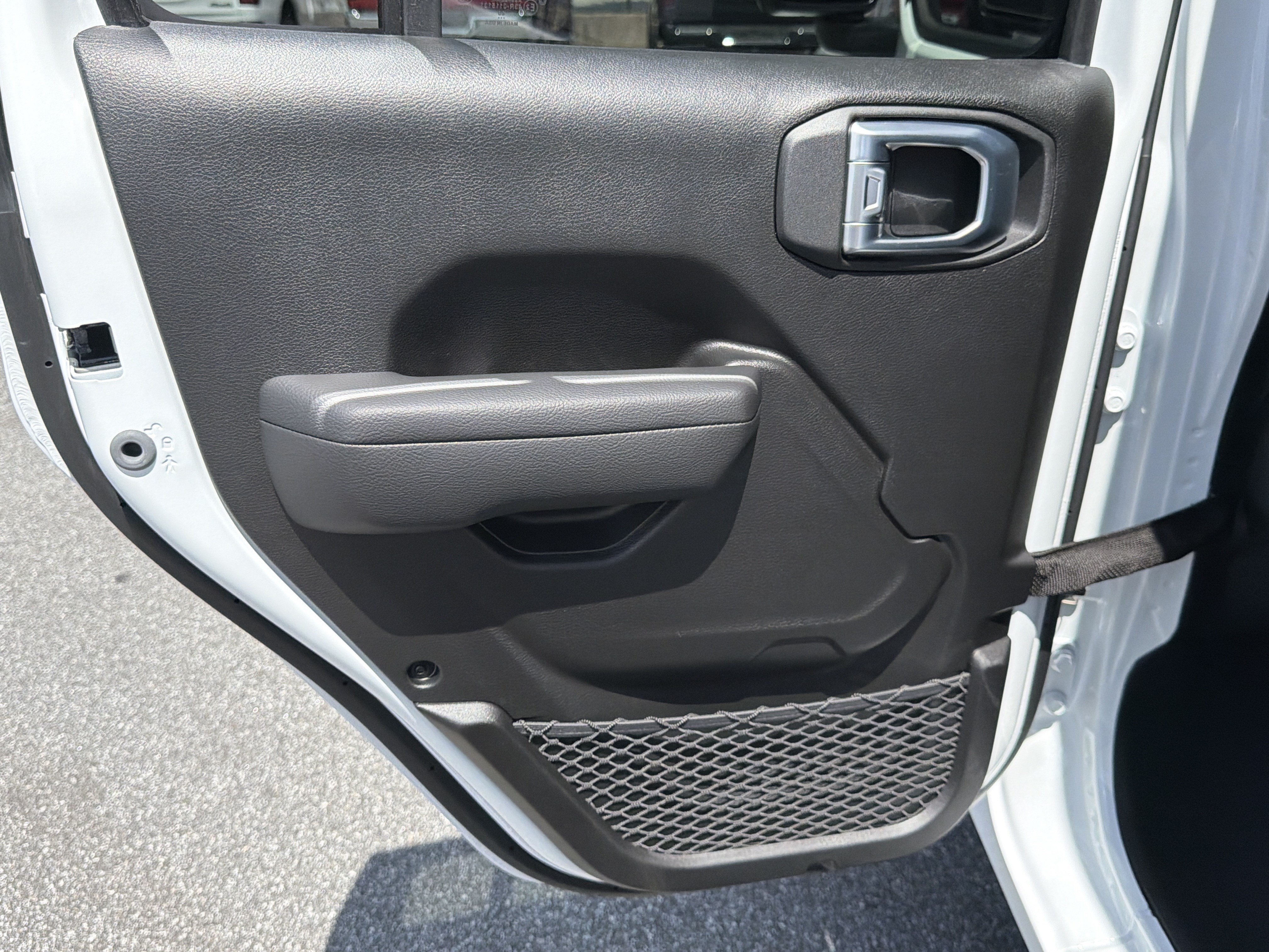 New 2026 Bright White Clear-Coat Exterior Paint Jeep 85th Anniversary Edition image 26