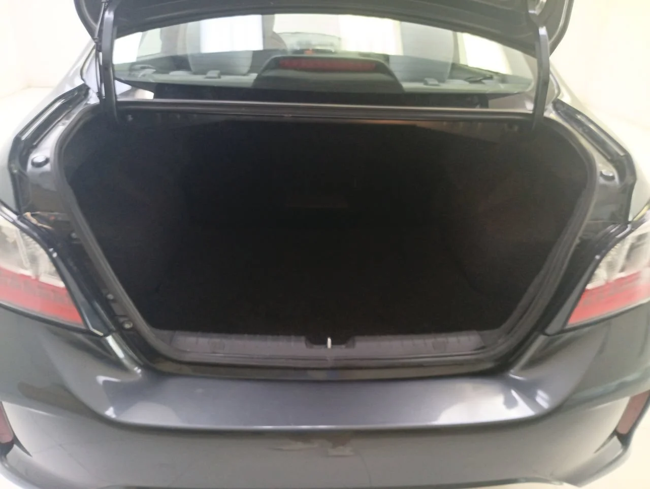Used 2024 Graphite Gray Mitsubishi ES image 28
